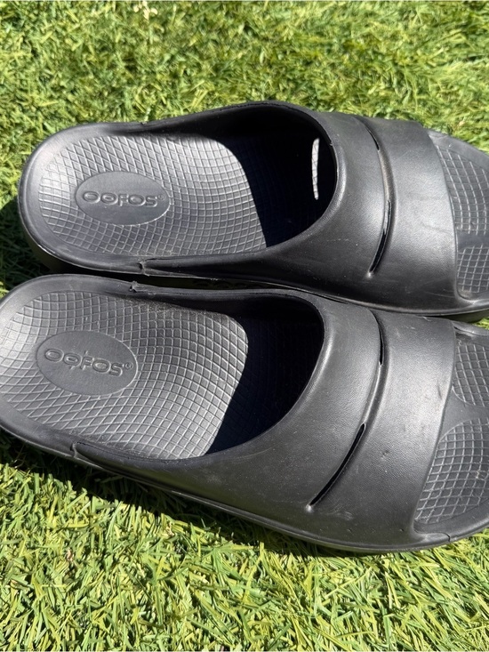 Oofos OOcoozie Sport Slide Sandals Black Men\'s 7 / Women\'s 9 Recovery Shoes